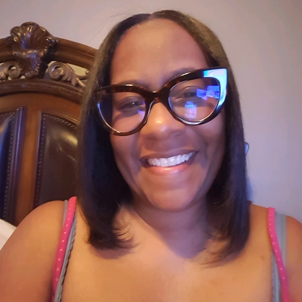 Meet your Posher, Tia